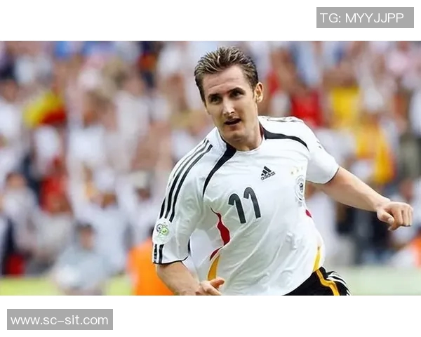 国际足球明星帅哥的魅力与风采解析及其对全球球迷的影响 国际足球明星帅哥的魅力与风采解析及其对全球球迷的影响